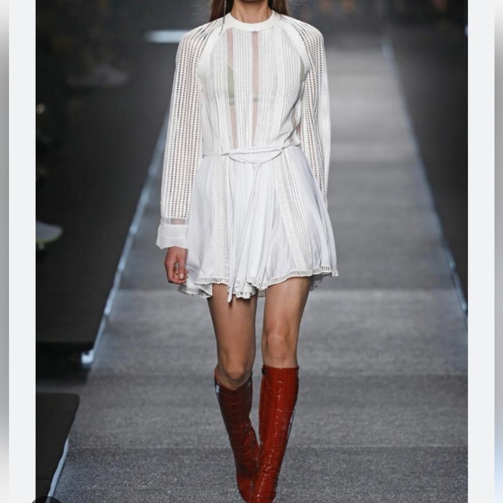 LV 2015 Runway Dress – White Long Sleeve with Embroidered Hem